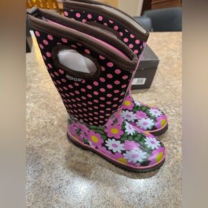 New BOGS Kids Winter Boots – Flower Dots – Size 4 (Big Kid)